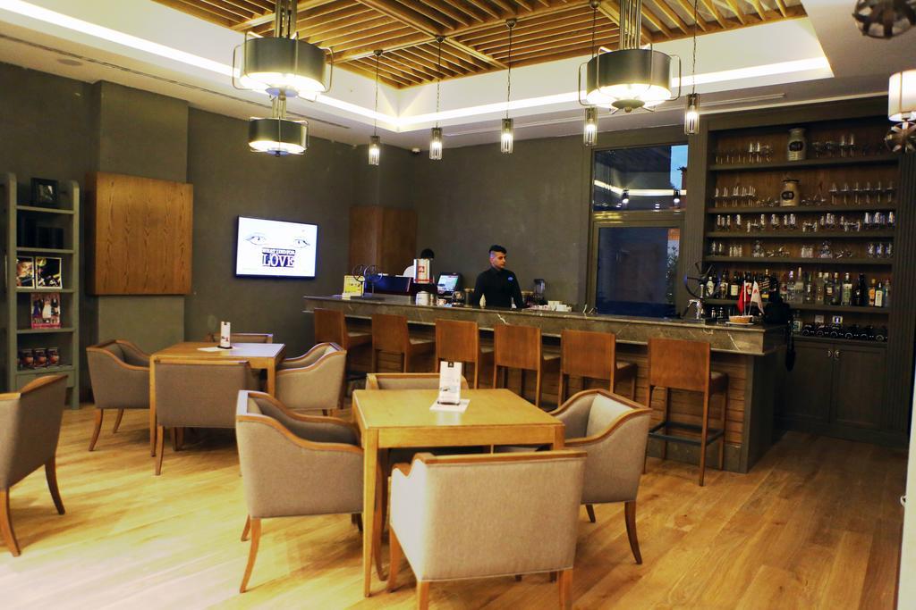 Ramada Hotel & Suites Adana Extérieur photo